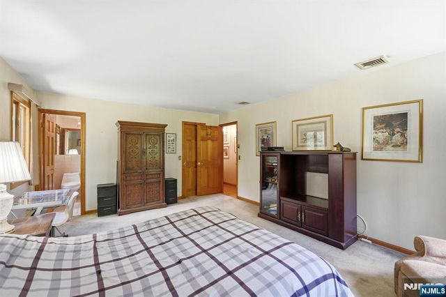 383 Talbot Drive, Fairfield, NJ 07004