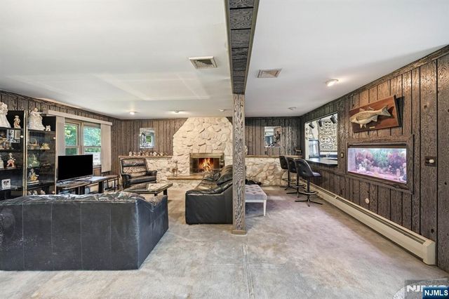 383 Talbot Drive, Fairfield, NJ 07004