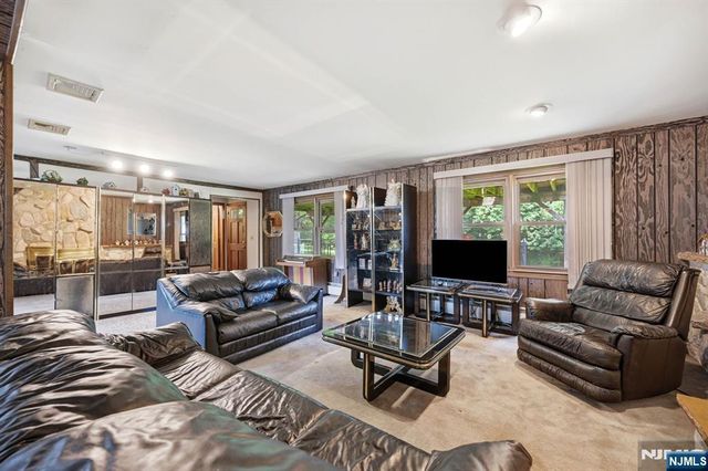383 Talbot Drive, Fairfield, NJ 07004