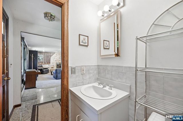 383 Talbot Drive, Fairfield, NJ 07004