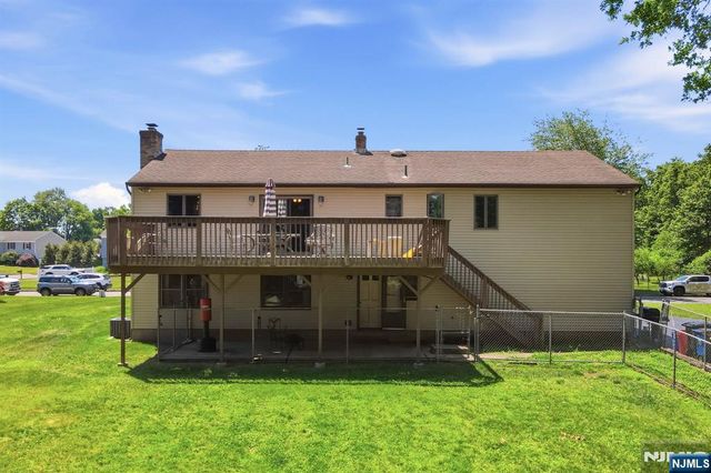 383 Talbot Drive, Fairfield, NJ 07004