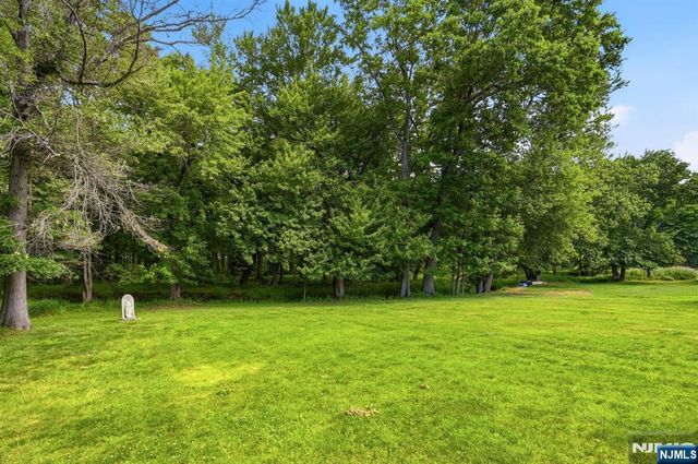 383 Talbot Drive, Fairfield, NJ 07004