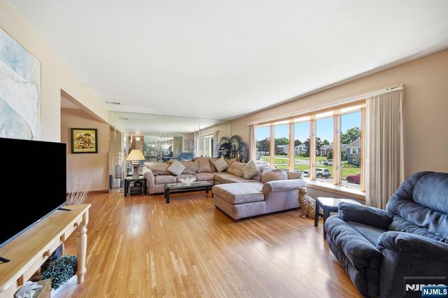 383 Talbot Drive, Fairfield, NJ 07004