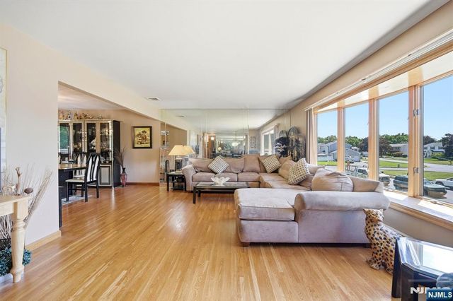 383 Talbot Drive, Fairfield, NJ 07004
