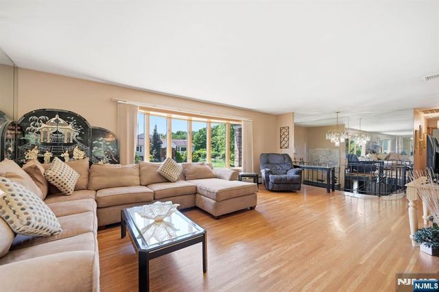 383 Talbot Drive, Fairfield, NJ 07004