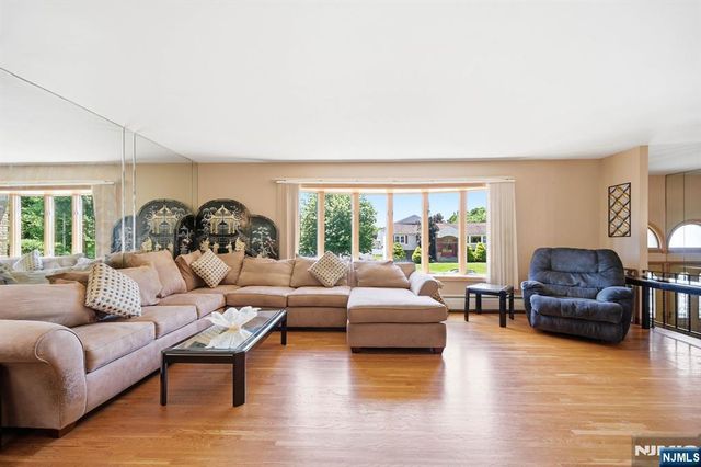383 Talbot Drive, Fairfield, NJ 07004