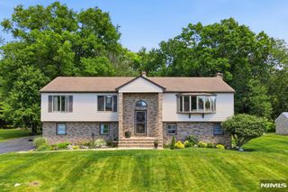 383 Talbot Drive, Fairfield, NJ 07004