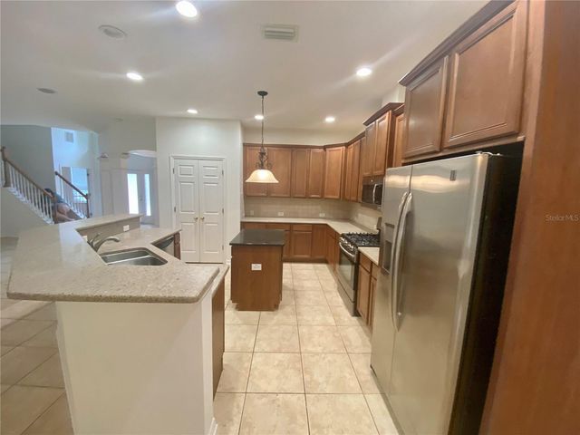 6610 PORTLAND OAK COURT, Tampa, FL 33647