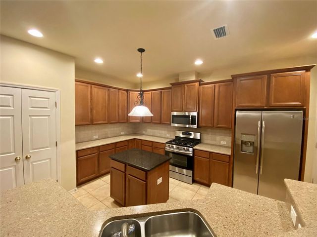 6610 PORTLAND OAK COURT, Tampa, FL 33647