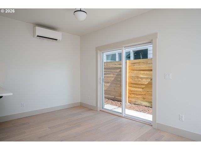 6909 Ne Multnomah St C, Portland, OR 97213