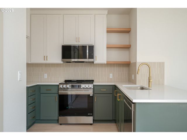 6909 Ne Multnomah St C, Portland, OR 97213