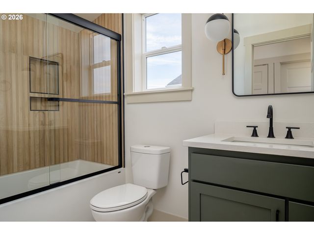 6909 Ne Multnomah St C, Portland, OR 97213