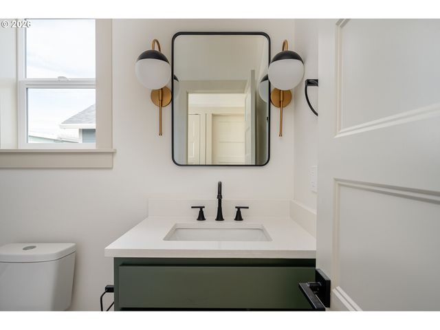 6909 Ne Multnomah St C, Portland, OR 97213