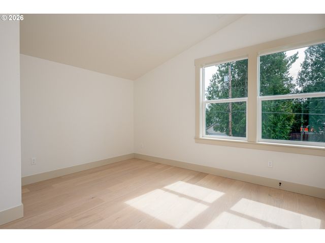 6909 Ne Multnomah St C, Portland, OR 97213