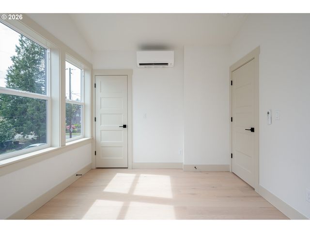 6909 Ne Multnomah St C, Portland, OR 97213