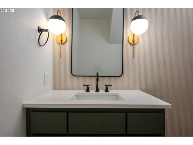 6909 Ne Multnomah St C, Portland, OR 97213