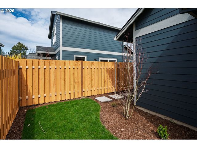 6909 Ne Multnomah St C, Portland, OR 97213