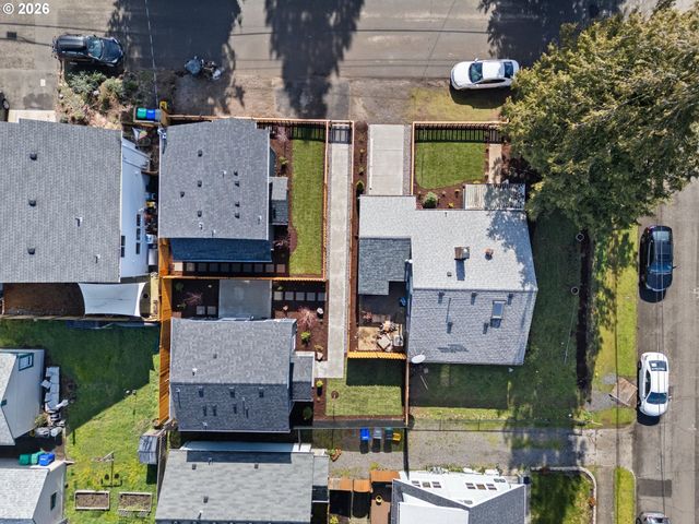 6909 Ne Multnomah St C, Portland, OR 97213