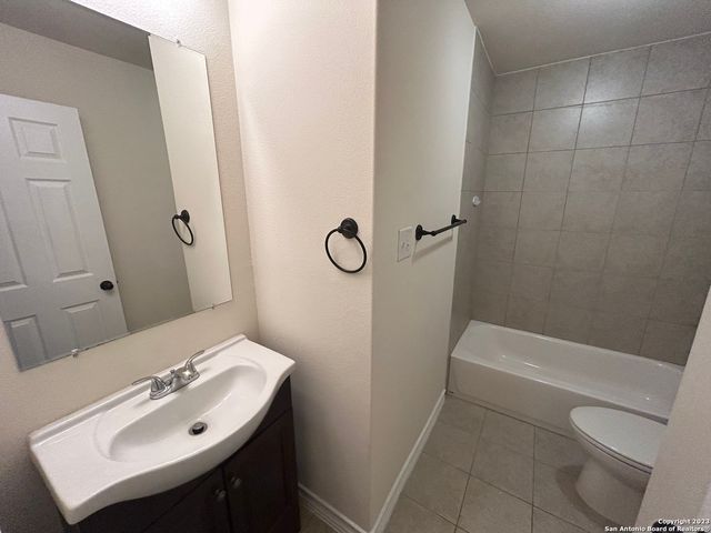622 Meadow Arbor Ln Unit 1, Universal City, TX 78148