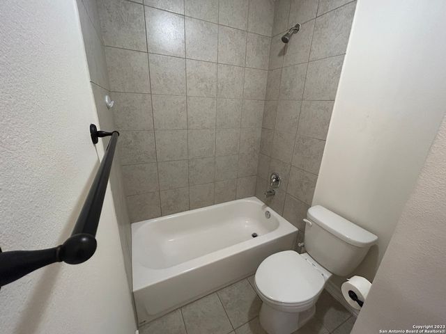 622 Meadow Arbor Ln Unit 1, Universal City, TX 78148