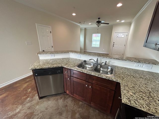 622 Meadow Arbor Ln Unit 1, Universal City, TX 78148