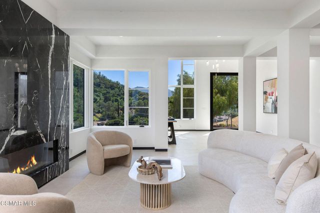 118 Giles Road, Lake Sherwood, CA 91361