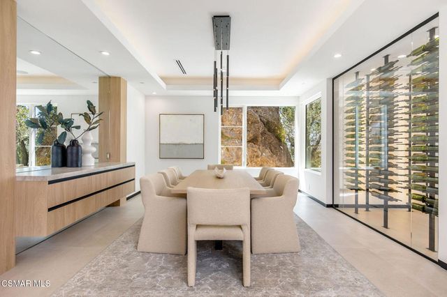 118 Giles Road, Lake Sherwood, CA 91361