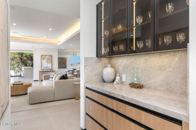 118 Giles Road, Lake Sherwood, CA 91361