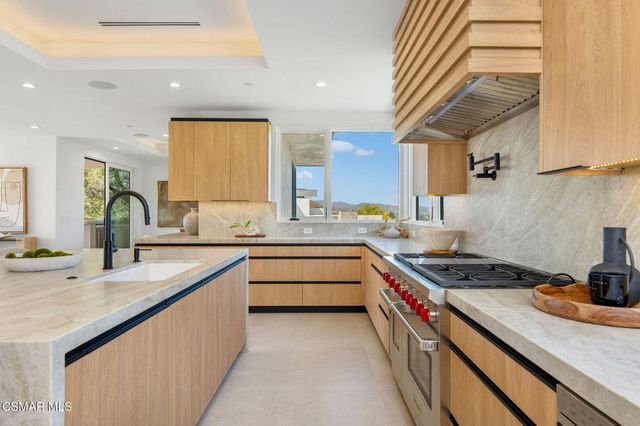 118 Giles Road, Lake Sherwood, CA 91361