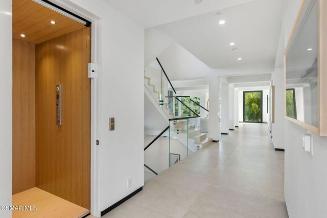 118 Giles Road, Lake Sherwood, CA 91361