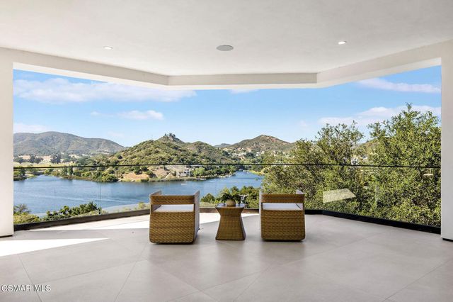 118 Giles Road, Lake Sherwood, CA 91361