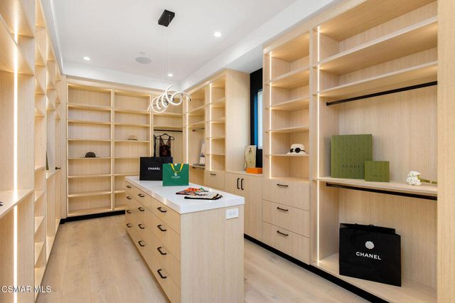 118 Giles Road, Lake Sherwood, CA 91361