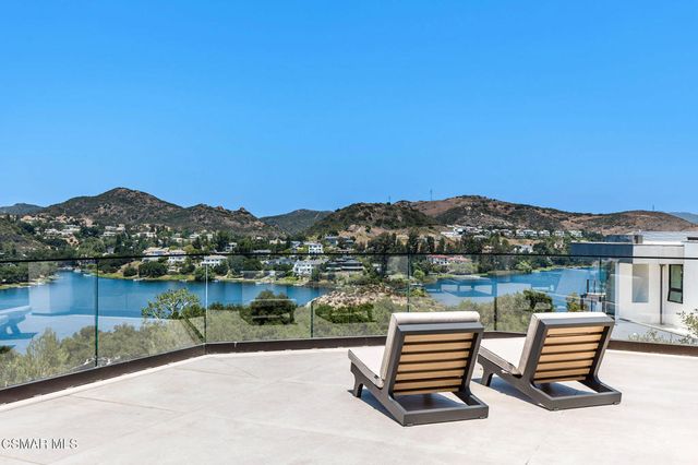 118 Giles Road, Lake Sherwood, CA 91361