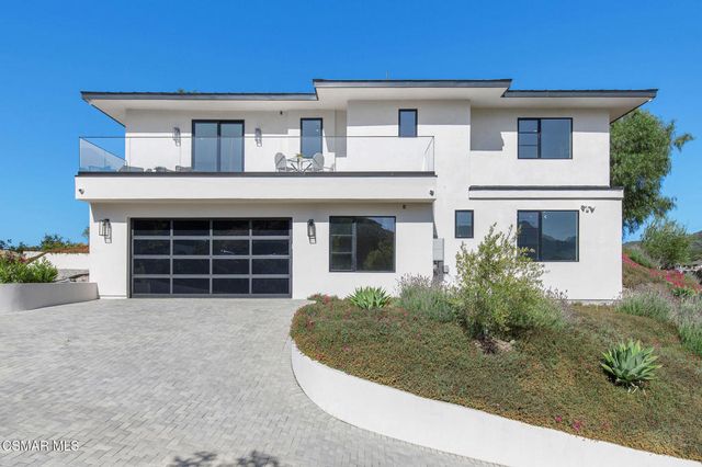 118 Giles Road, Lake Sherwood, CA 91361