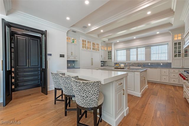 140 3rd AVE S, Naples, FL 34102
