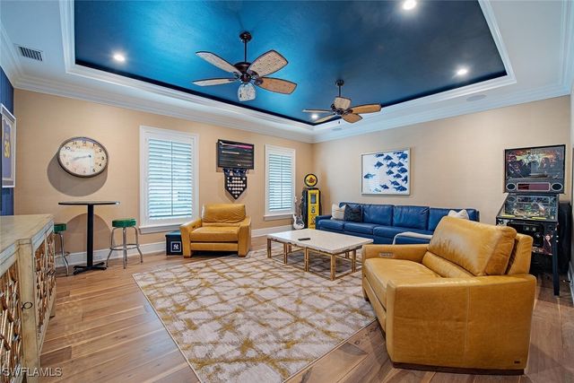 140 3rd AVE S, Naples, FL 34102
