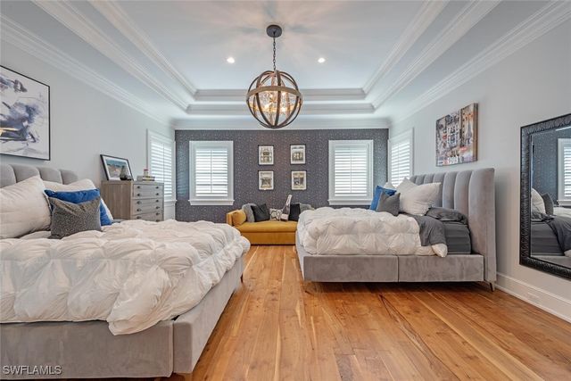 140 3rd AVE S, Naples, FL 34102