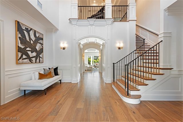 140 3rd AVE S, Naples, FL 34102