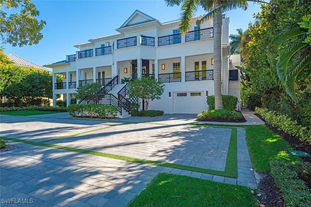 140 3rd AVE S, Naples, FL 34102
