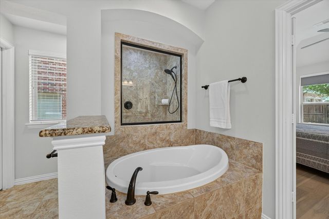 1200 Jasmine Street, Lantana, TX 76226