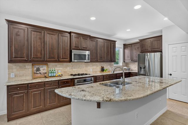1200 Jasmine Street, Lantana, TX 76226