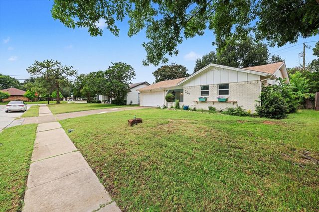 209 Linda Lane, Irving, TX 75062