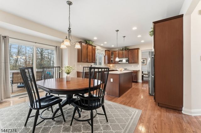 26 Rouser Way, Hillsborough Twp., NJ 08844
