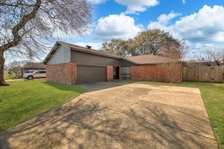 10006 Barmont Drive, La Porte, TX 77571