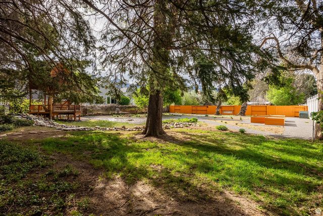 1726 E VINE ST, Murray, UT 84121