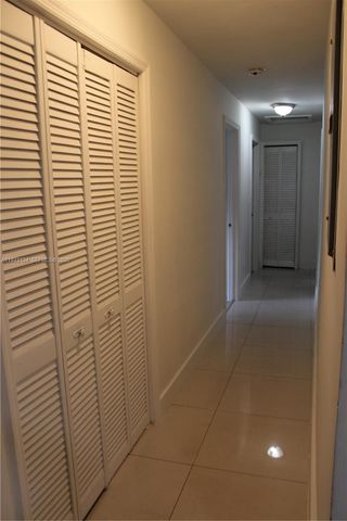 6651 Custer St, Hollywood, FL 33024