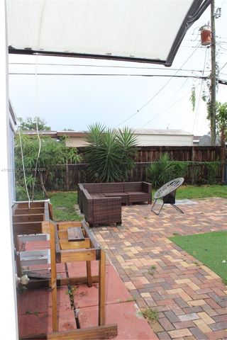 6651 Custer St, Hollywood, FL 33024