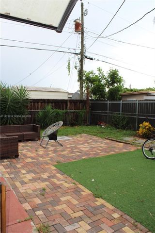 6651 Custer St, Hollywood, FL 33024