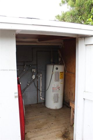 6651 Custer St, Hollywood, FL 33024