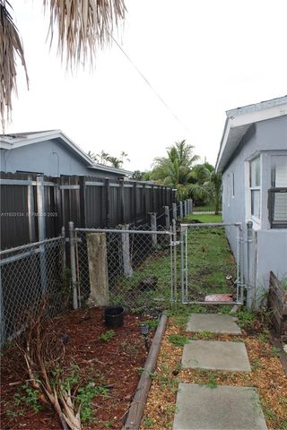 6651 Custer St, Hollywood, FL 33024